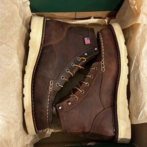 Danner Bull Run Moc Toe 6” Steel Toe Boots - Size 9.5 EE.